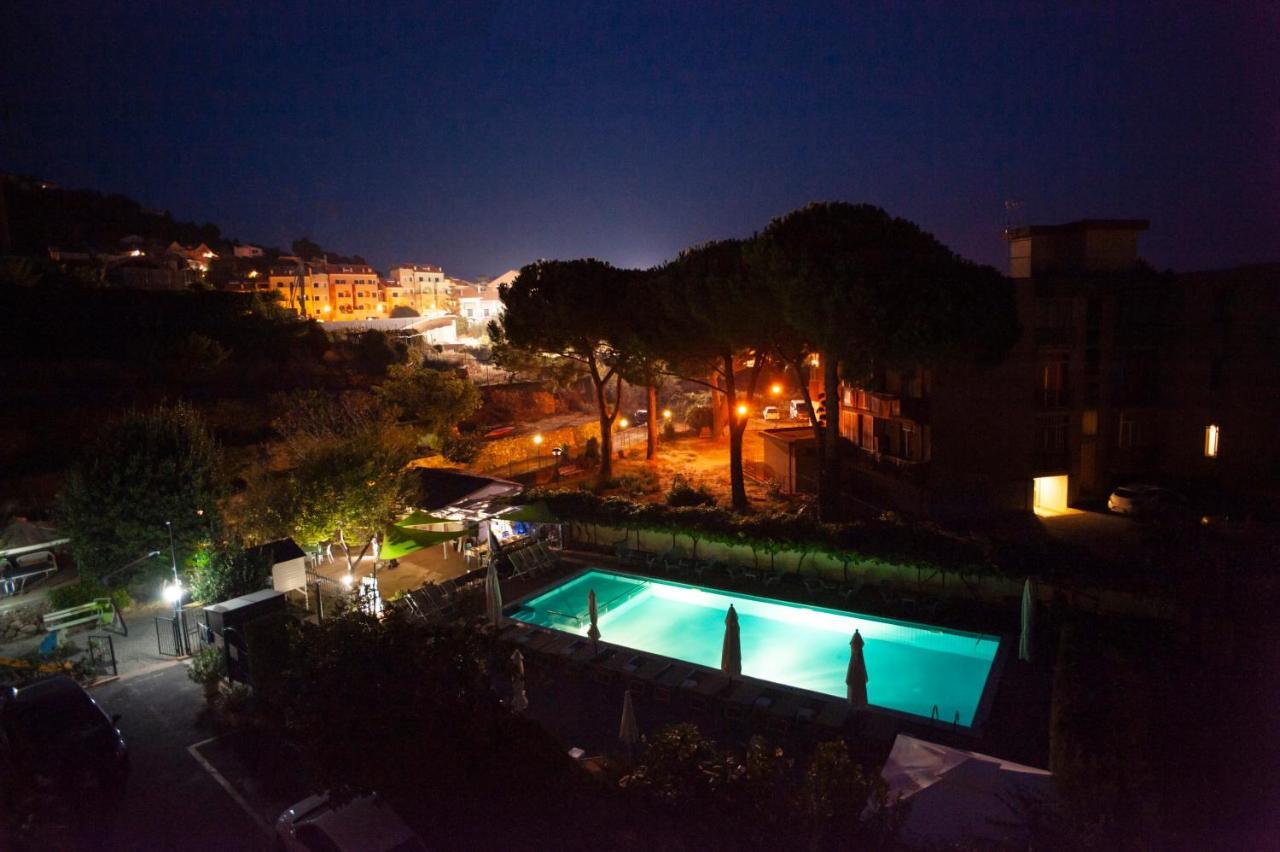 Residence Holidays Pietra Ligure Extérieur photo